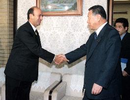 Mori meets Cuban leader